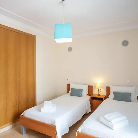 Thiago Holidays Будинок відпочинку *